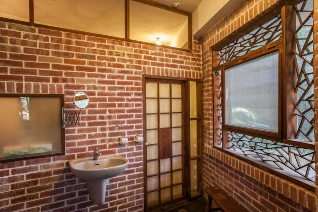 Siyuan Ju Homestay Пулі Екстер'єр фото