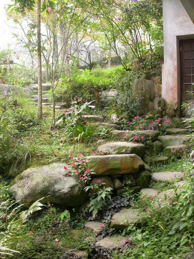 Siyuan Ju Homestay Пулі Екстер'єр фото